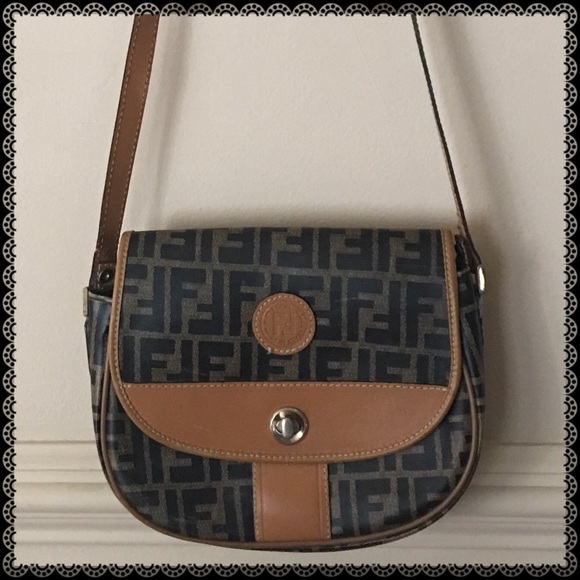 vintage fendi logo